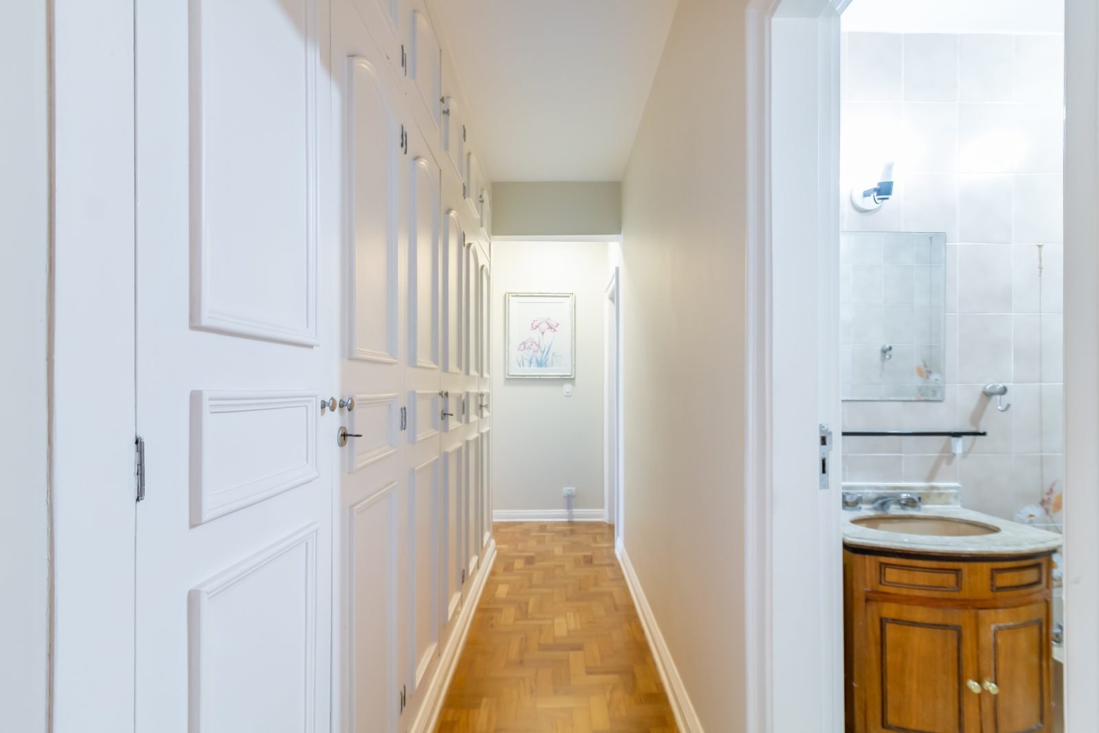 Foto 9 de Apartamento 3 Dormitórios (1 Suíte) | 171 m² no Jardim Paulista | Sala Ampla de 50 m²