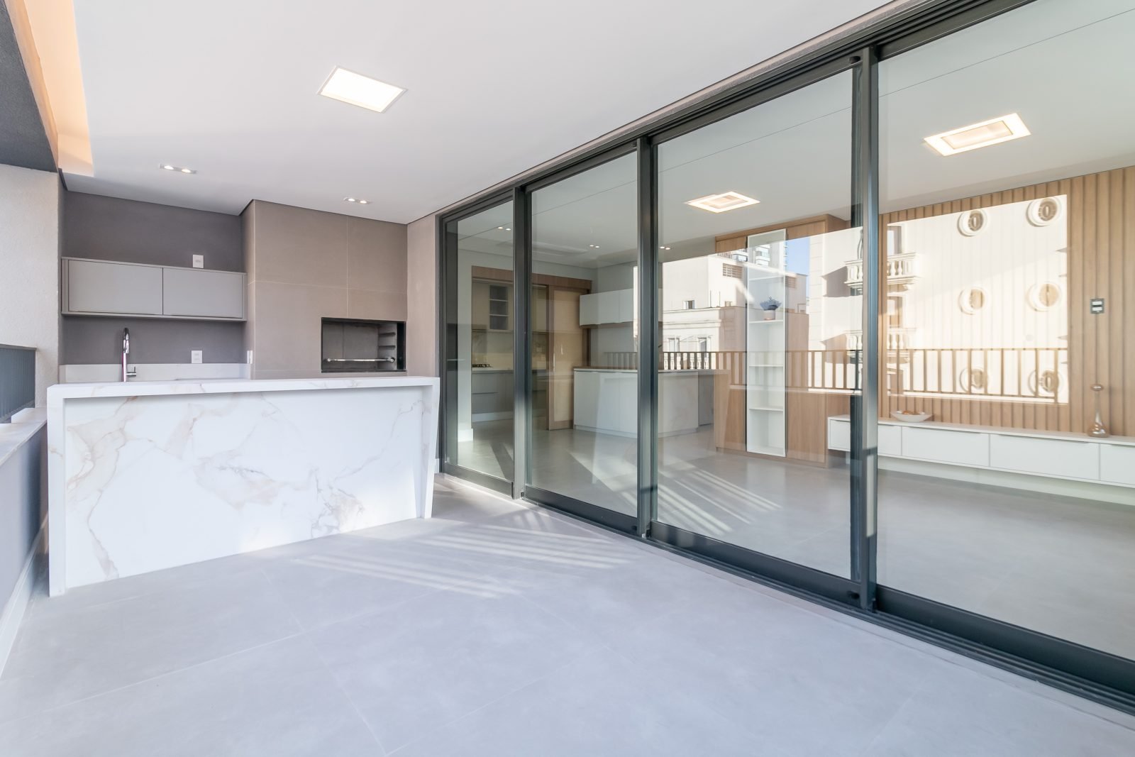 Foto 9 de Apartamento à Venda em Pinheiros | 169 m² | 3 Suítes | Sofisticação e Localização Privilegiada