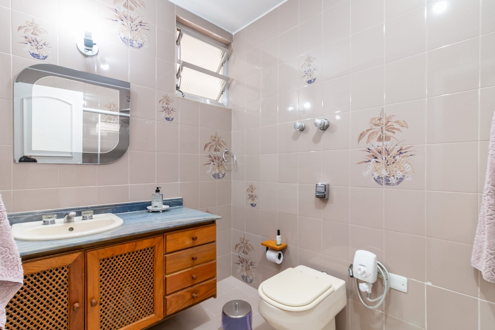 Foto 16 de Apartamento 3 Dormitórios (1 Suíte) | 171 m² no Jardim Paulista | Sala Ampla de 50 m²