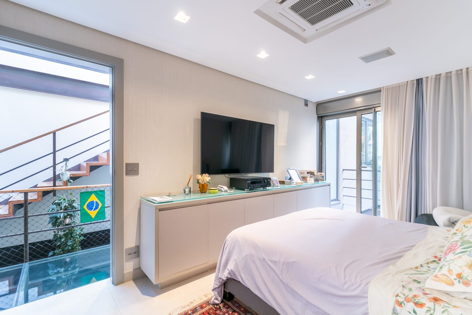 Foto 26 de Casa Nova de Alto Padrão na Vila Mariana | 3 Suítes | 240 m² | Próxima ao Ibirapuera