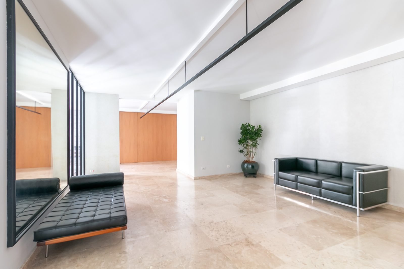 Foto 37 de Apartamento 3 Dormitórios (1 Suíte) | 171 m² no Jardim Paulista | Sala Ampla de 50 m²