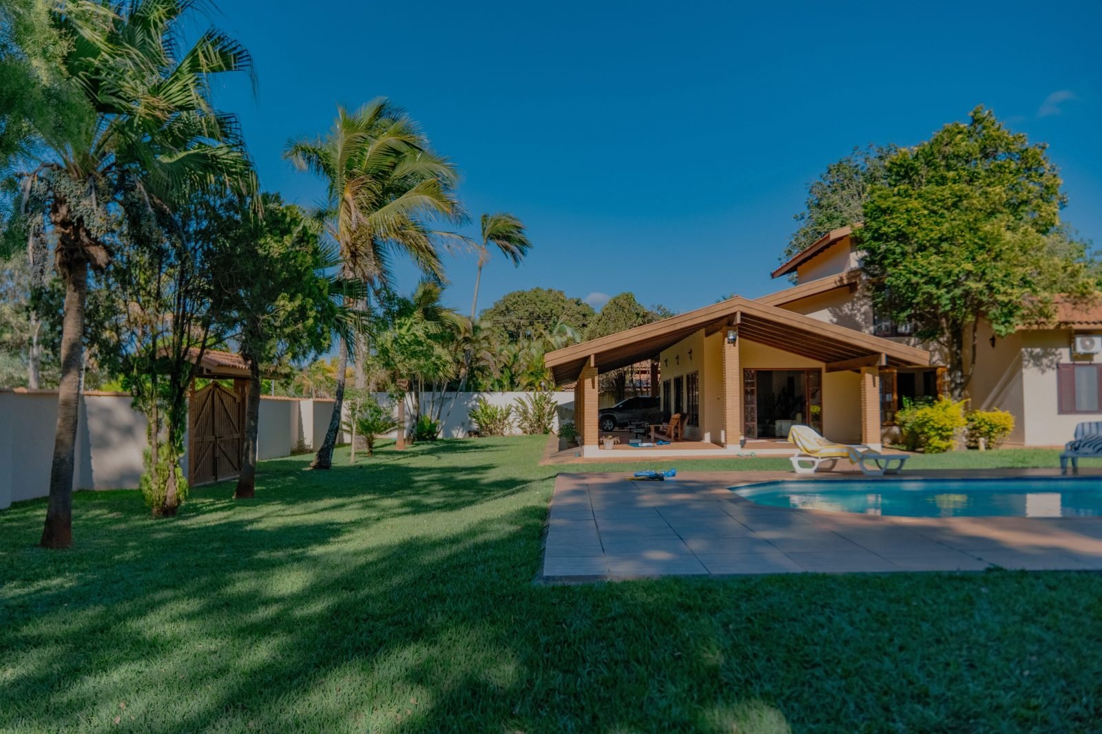 Foto 6 de Casa de Alto Padrão à Venda de Frente para a Represa de Avaré | 2.000 m² de Terreno | 4 Dormitórios