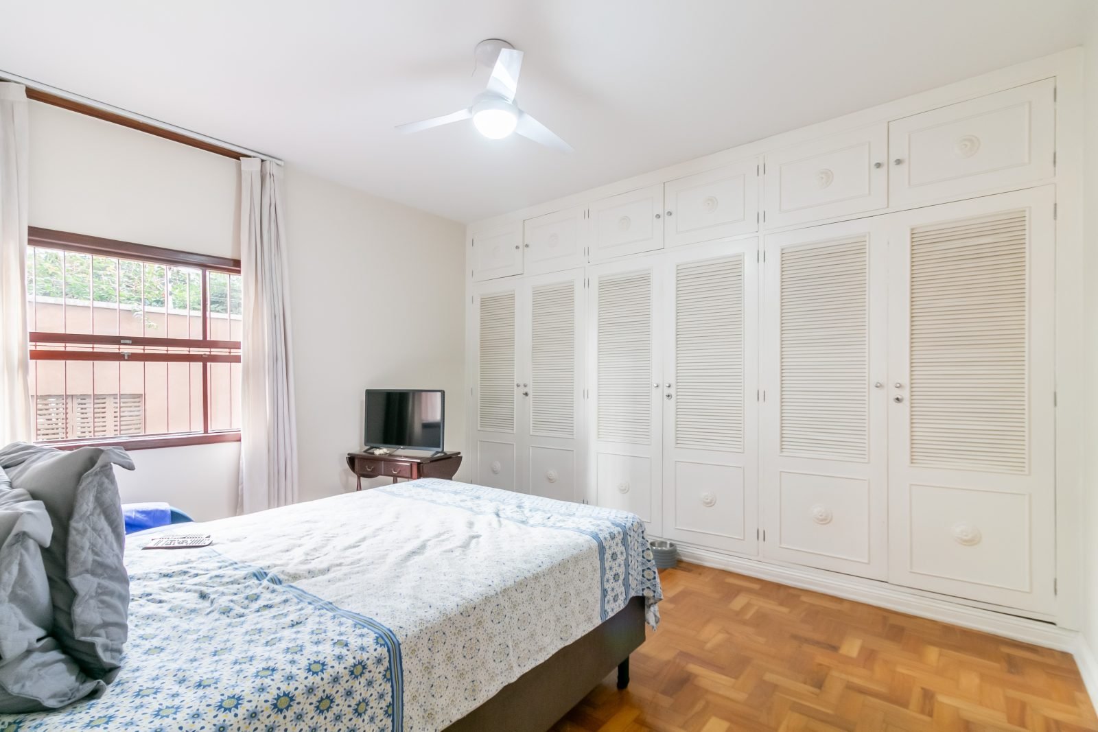 Foto 13 de Apartamento 3 Dormitórios (1 Suíte) | 171 m² no Jardim Paulista | Sala Ampla de 50 m²