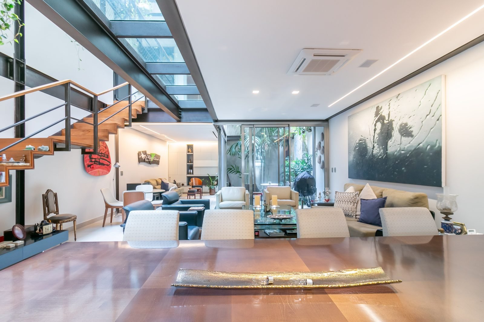 Casa Nova de Alto Padrão na Vila Mariana | 3 Suítes | 240 m² | Próxima ao Ibirapuera