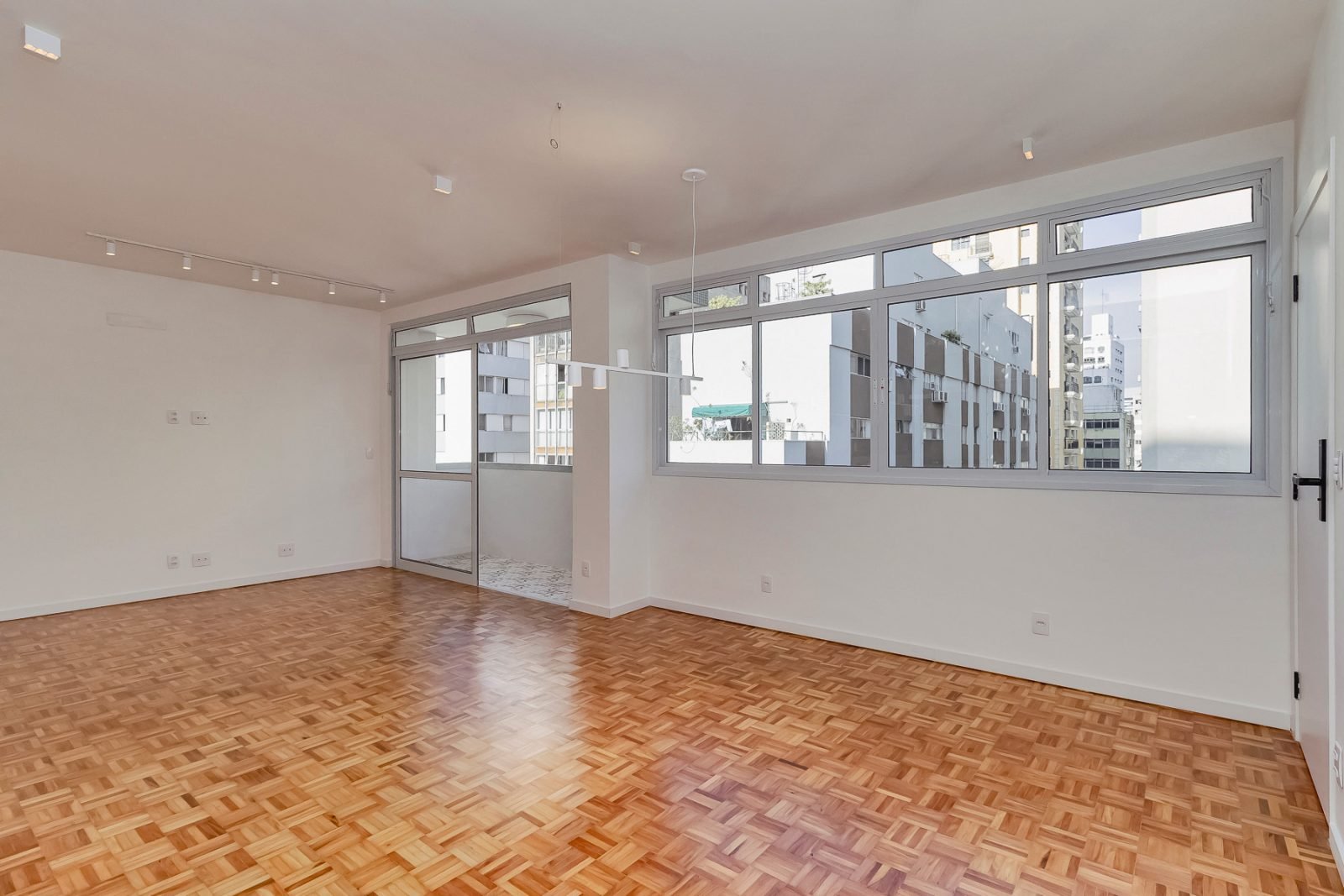 Apartamento de 107 m² no Jardim Paulista, com 2 dormitórios, suíte e 1 vaga determinada