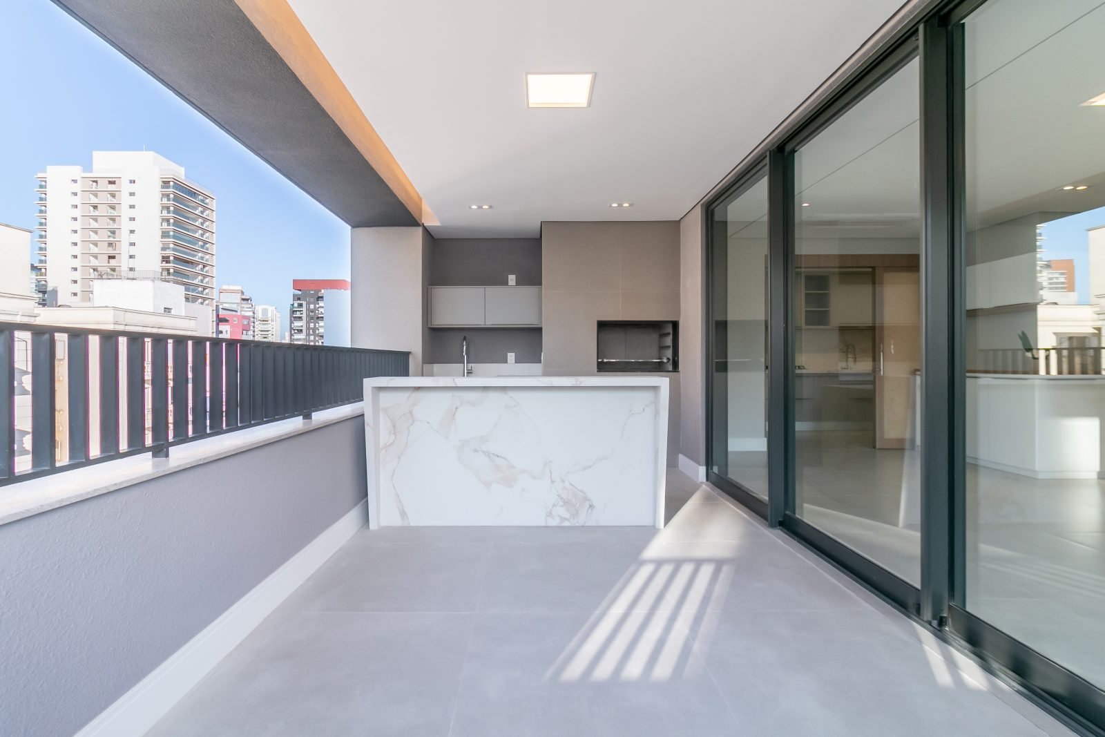 Foto 7 de Apartamento à Venda em Pinheiros | 169 m² | 3 Suítes | Sofisticação e Localização Privilegiada