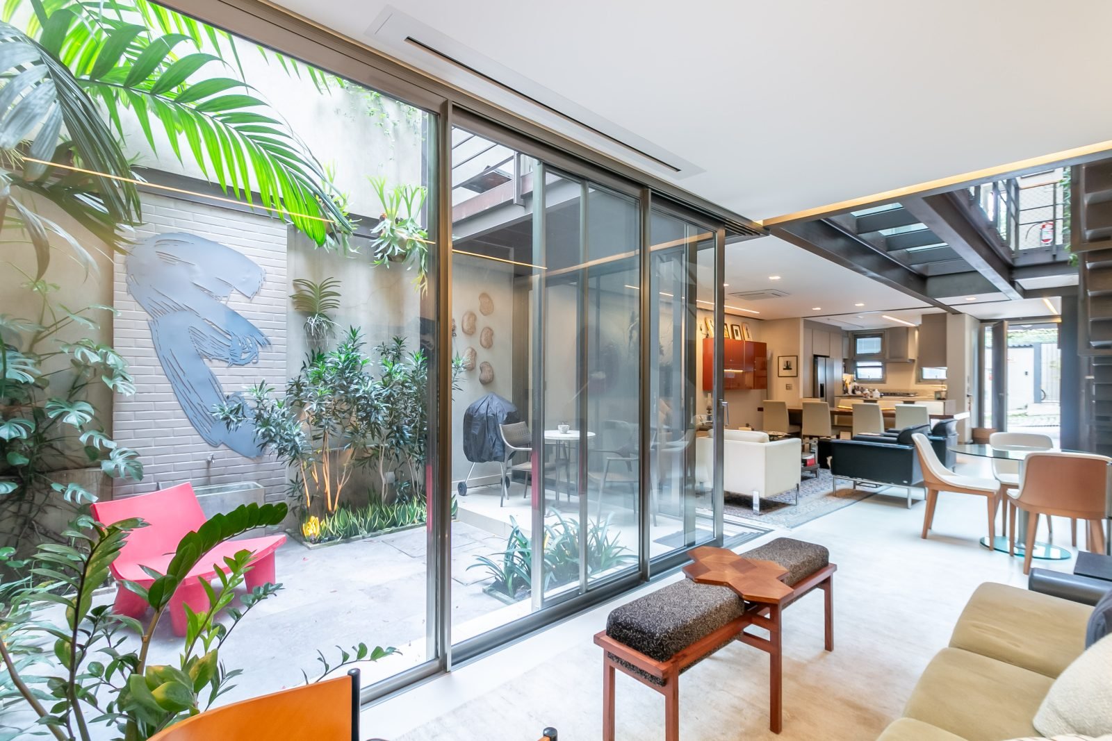 Foto 10 de Casa Nova de Alto Padrão na Vila Mariana | 3 Suítes | 240 m² | Próxima ao Ibirapuera