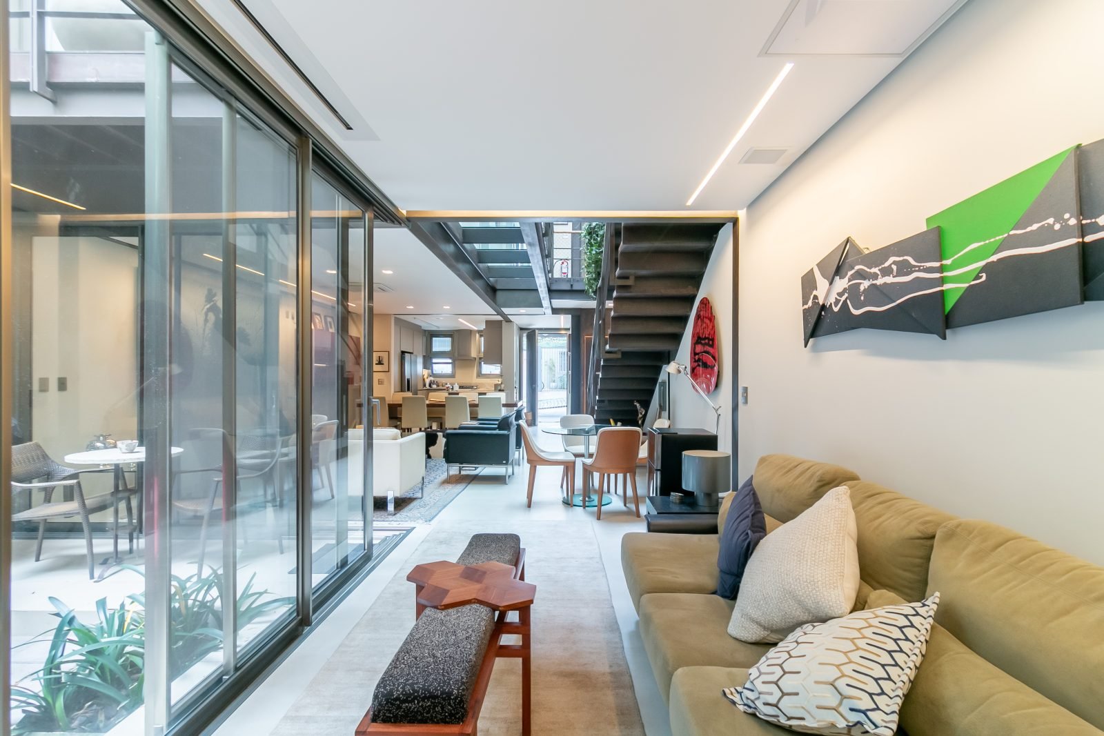 Foto 9 de Casa Nova de Alto Padrão na Vila Mariana | 3 Suítes | 240 m² | Próxima ao Ibirapuera