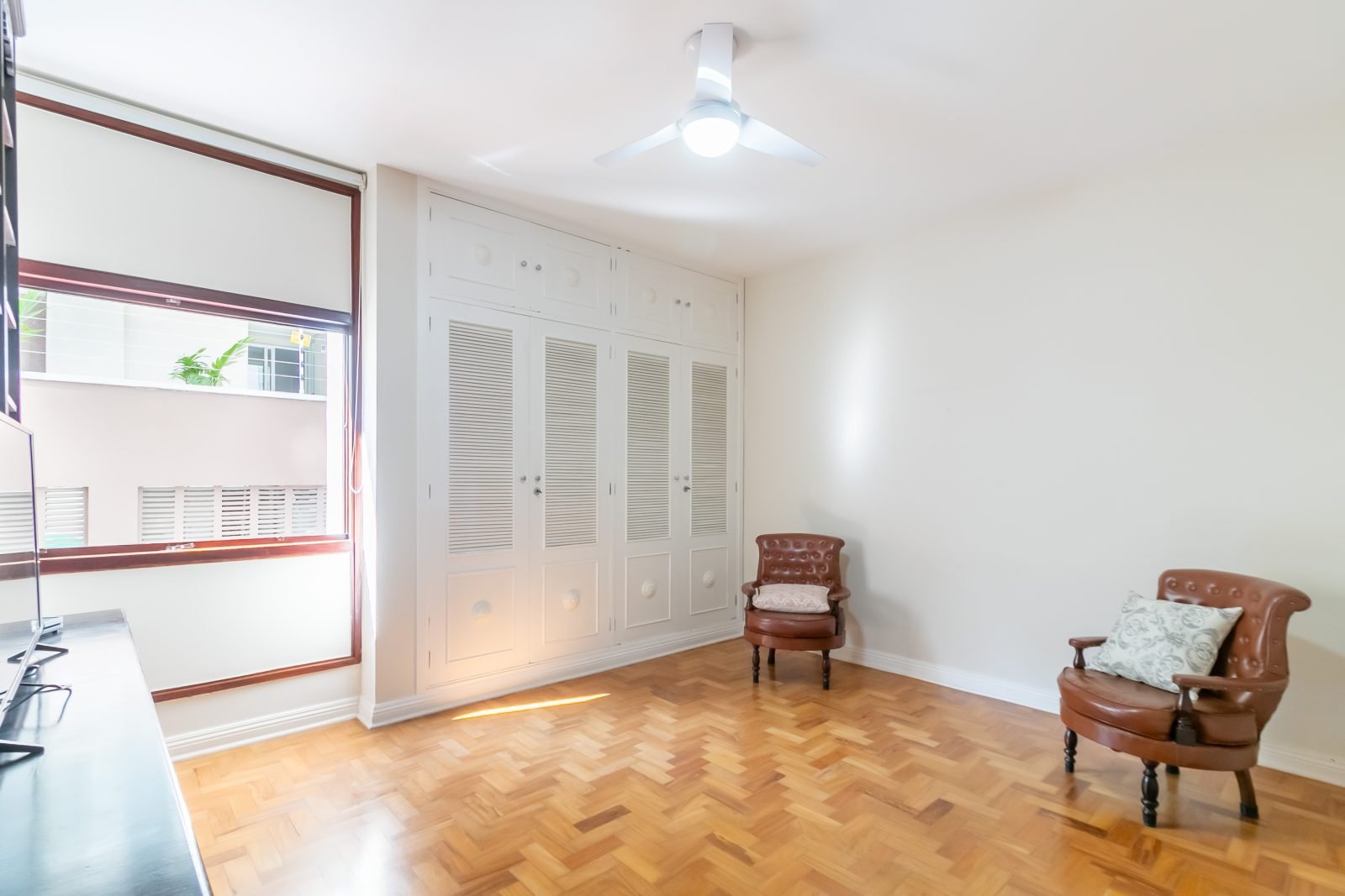 Foto 23 de Apartamento 3 Dormitórios (1 Suíte) | 171 m² no Jardim Paulista | Sala Ampla de 50 m²