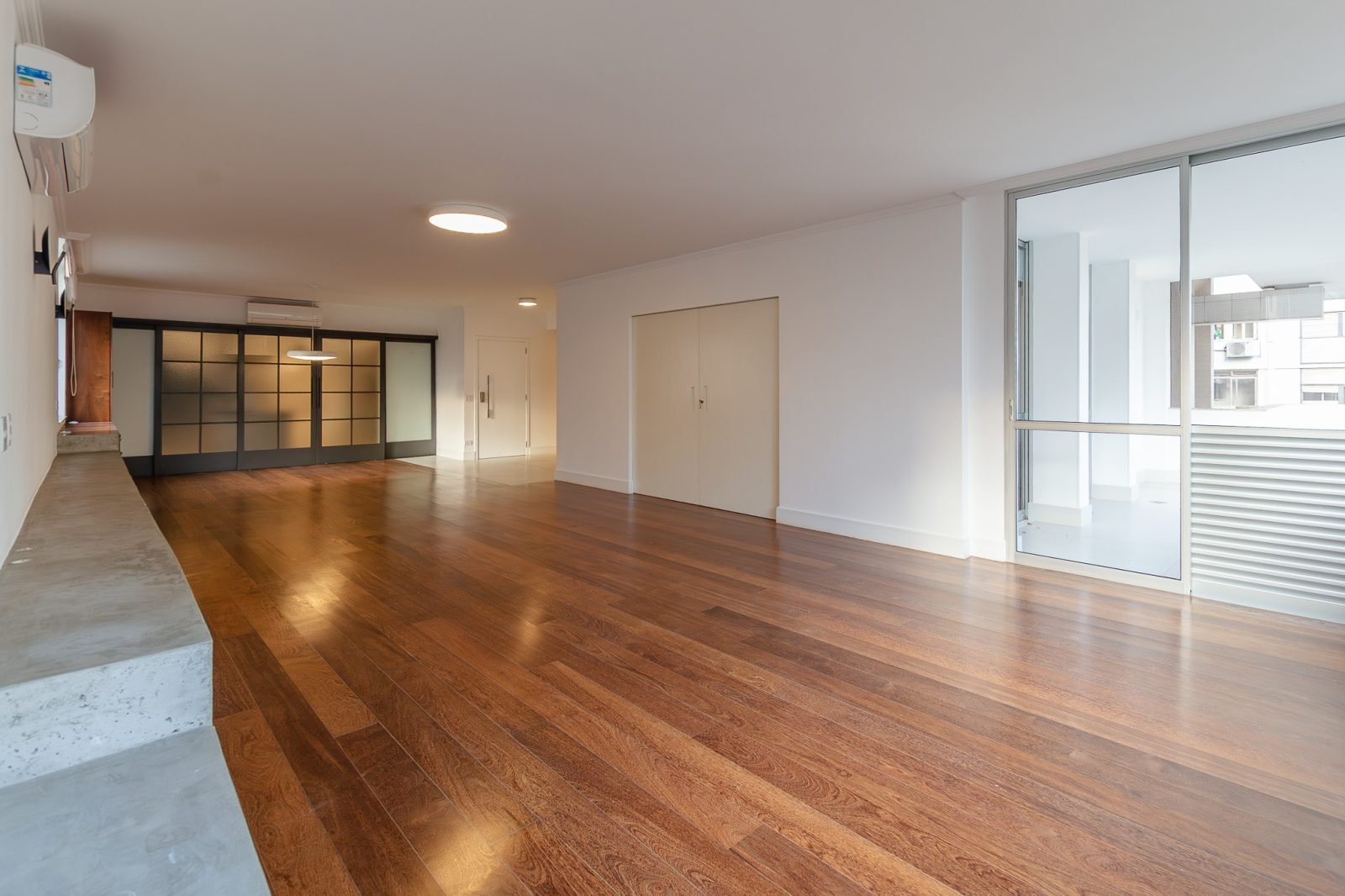 Apartamento Exclusivo em Higienópolis, 270 m², 3 Dorm, 2 Suítes, Ampla Varanda e 1 por Andar