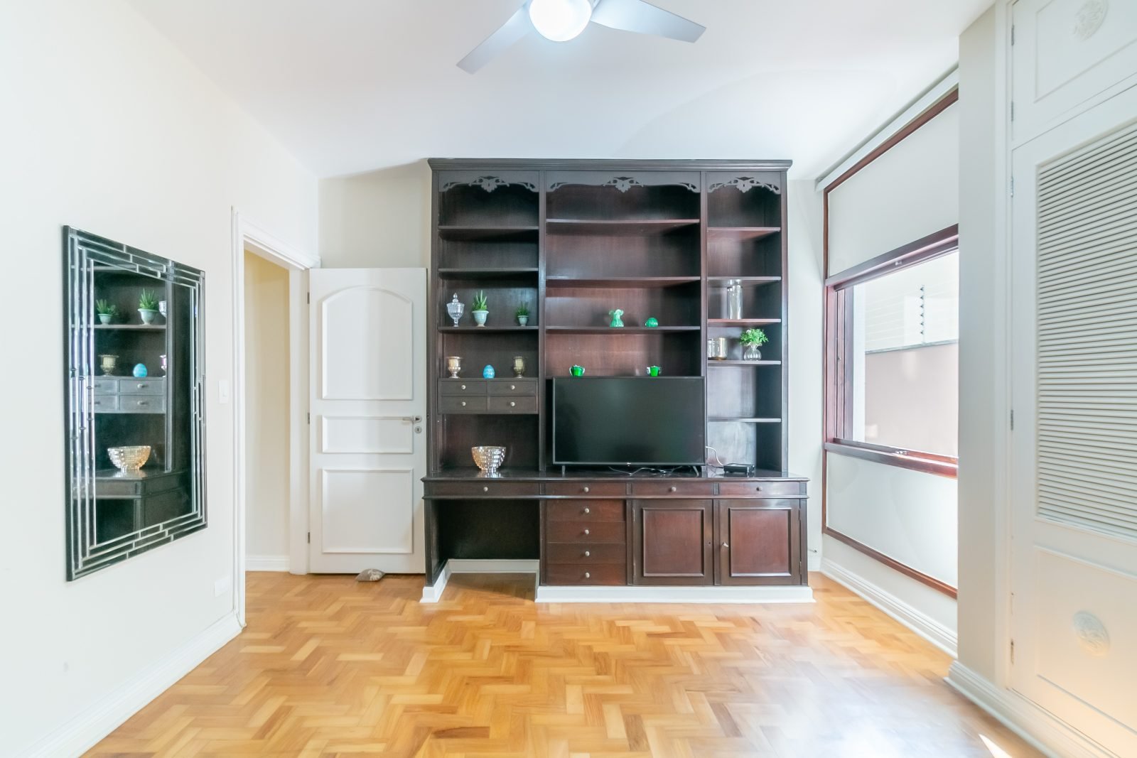 Foto 22 de Apartamento 3 Dormitórios (1 Suíte) | 171 m² no Jardim Paulista | Sala Ampla de 50 m²